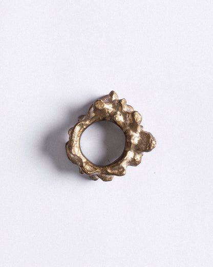 BAGUE ROCHE EN LAITON