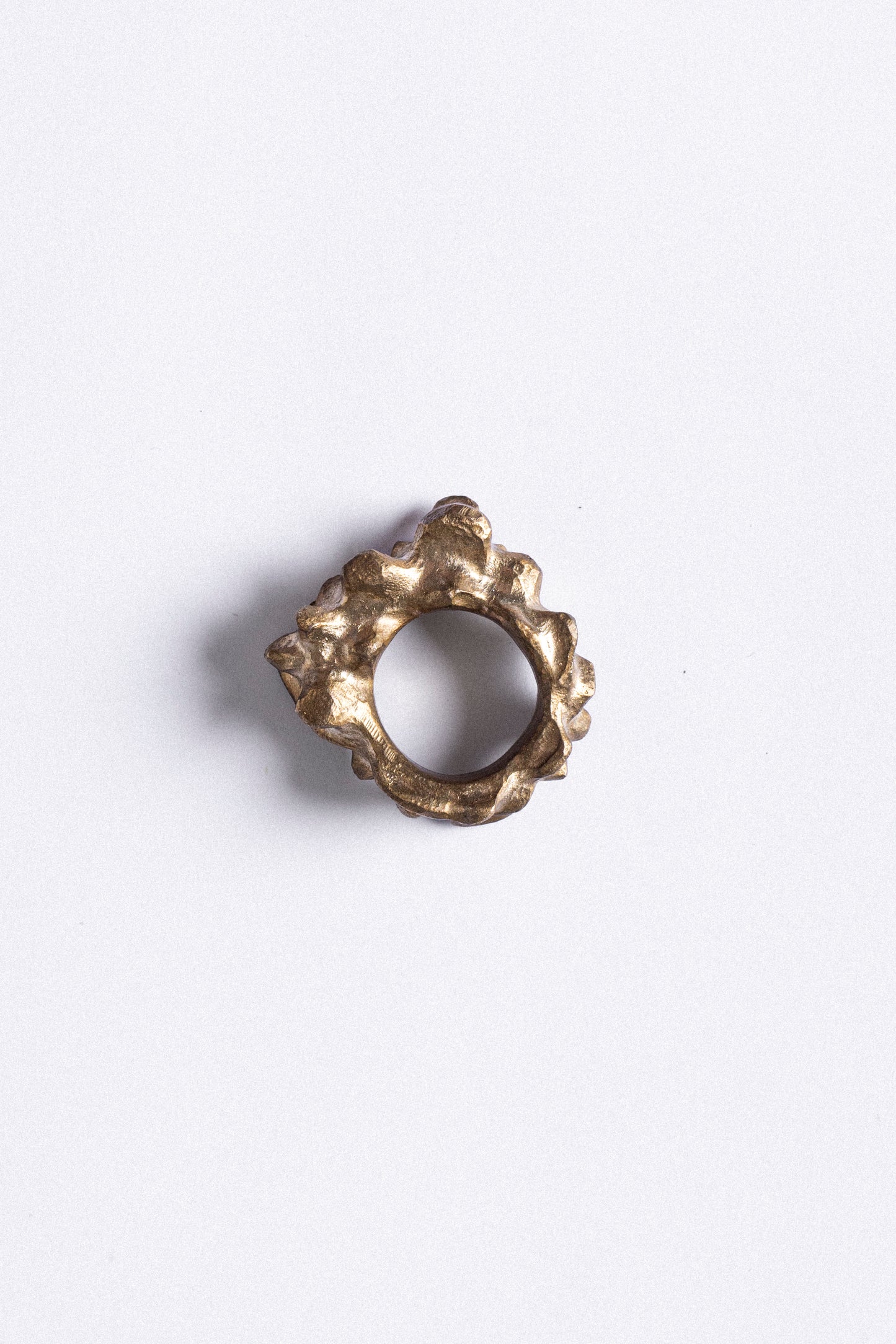 BAGUE ROCHE EN LAITON