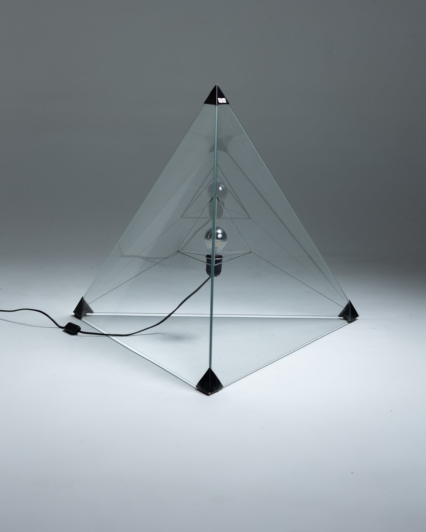 LAMPE 'TETRAHEDRON', INDOOR, 1970s