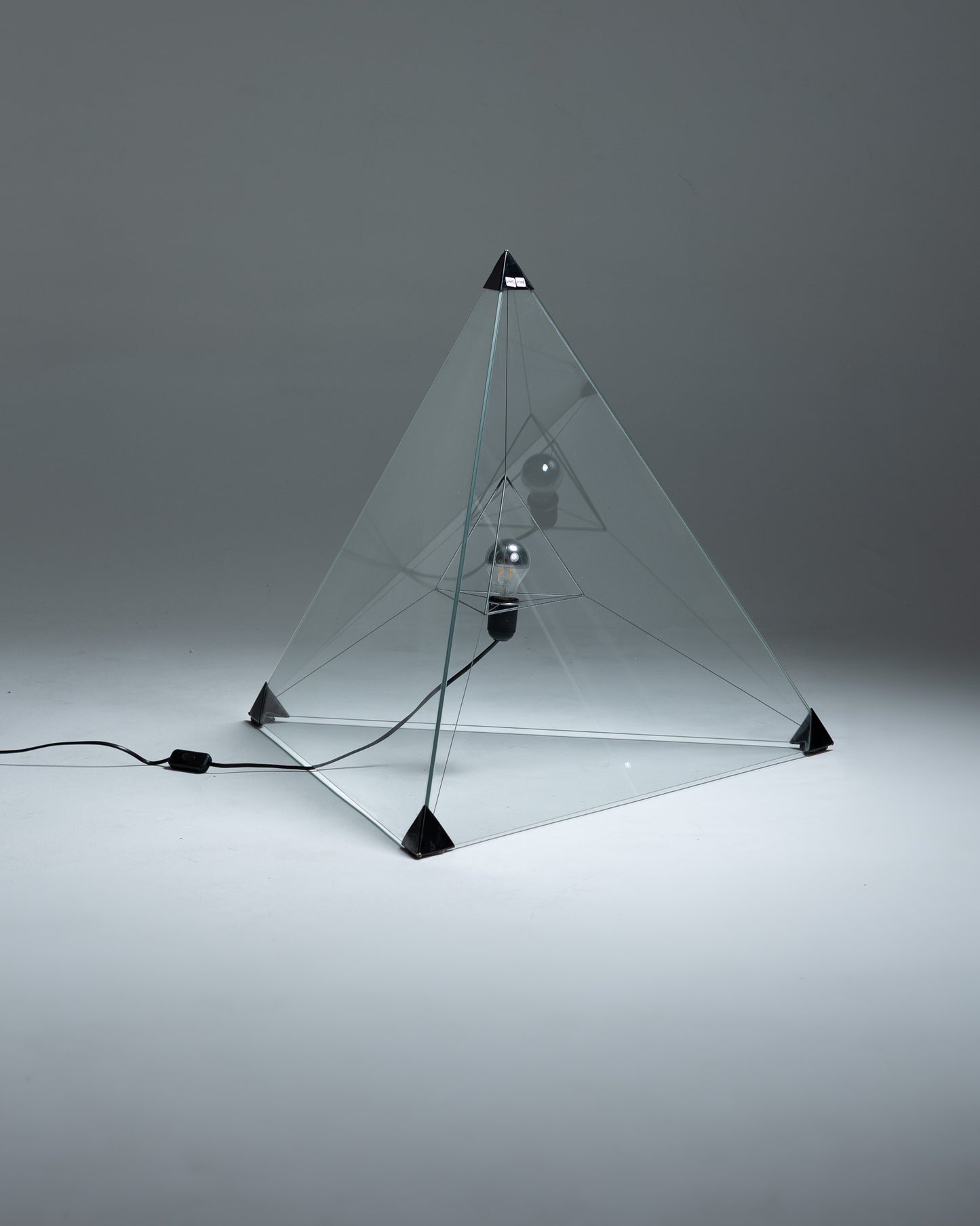 LAMPE 'TETRAHEDRON', INDOOR, 1970s