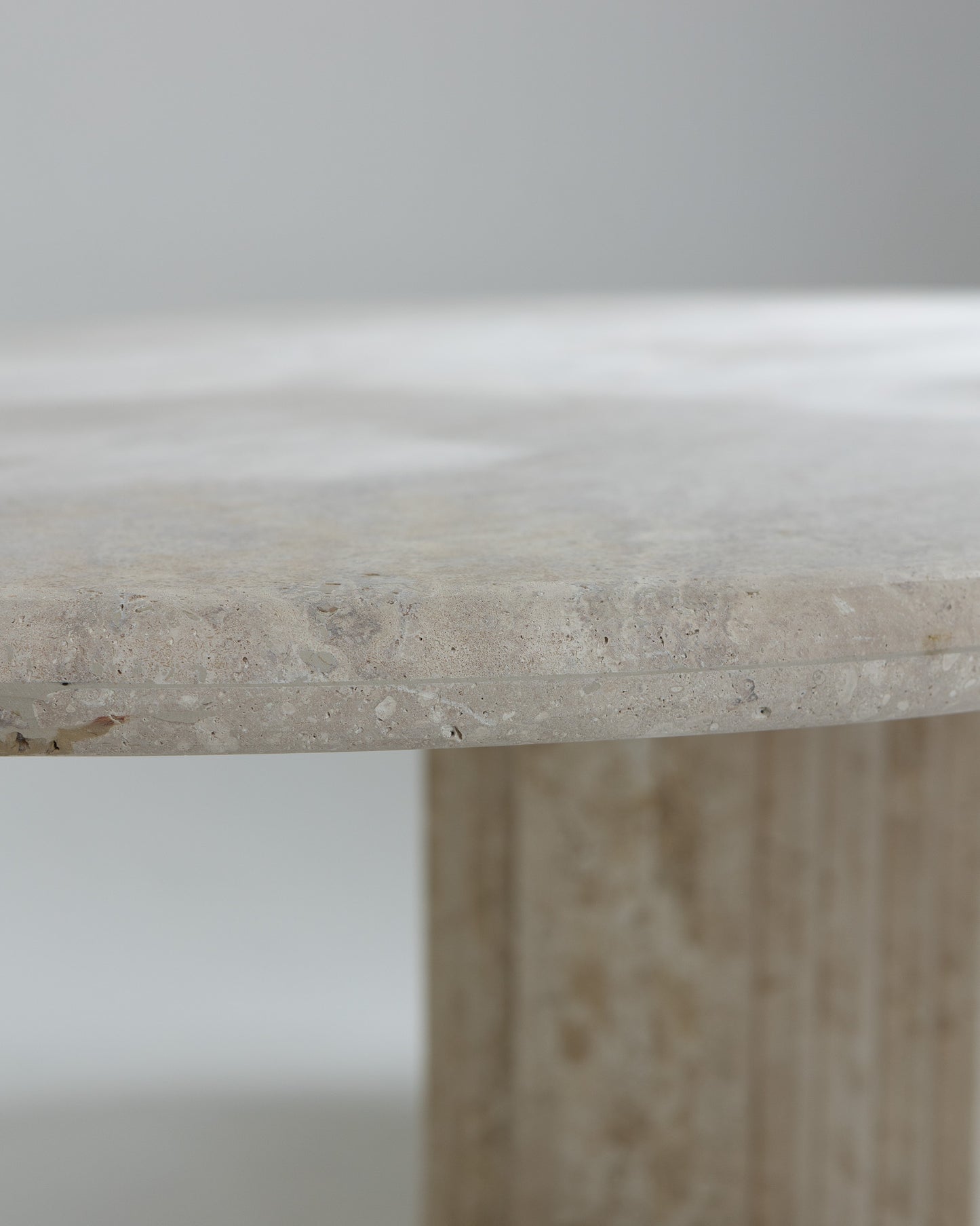 TABLE EN TRAVERTIN, CATTELAN ITALIA, 1980s