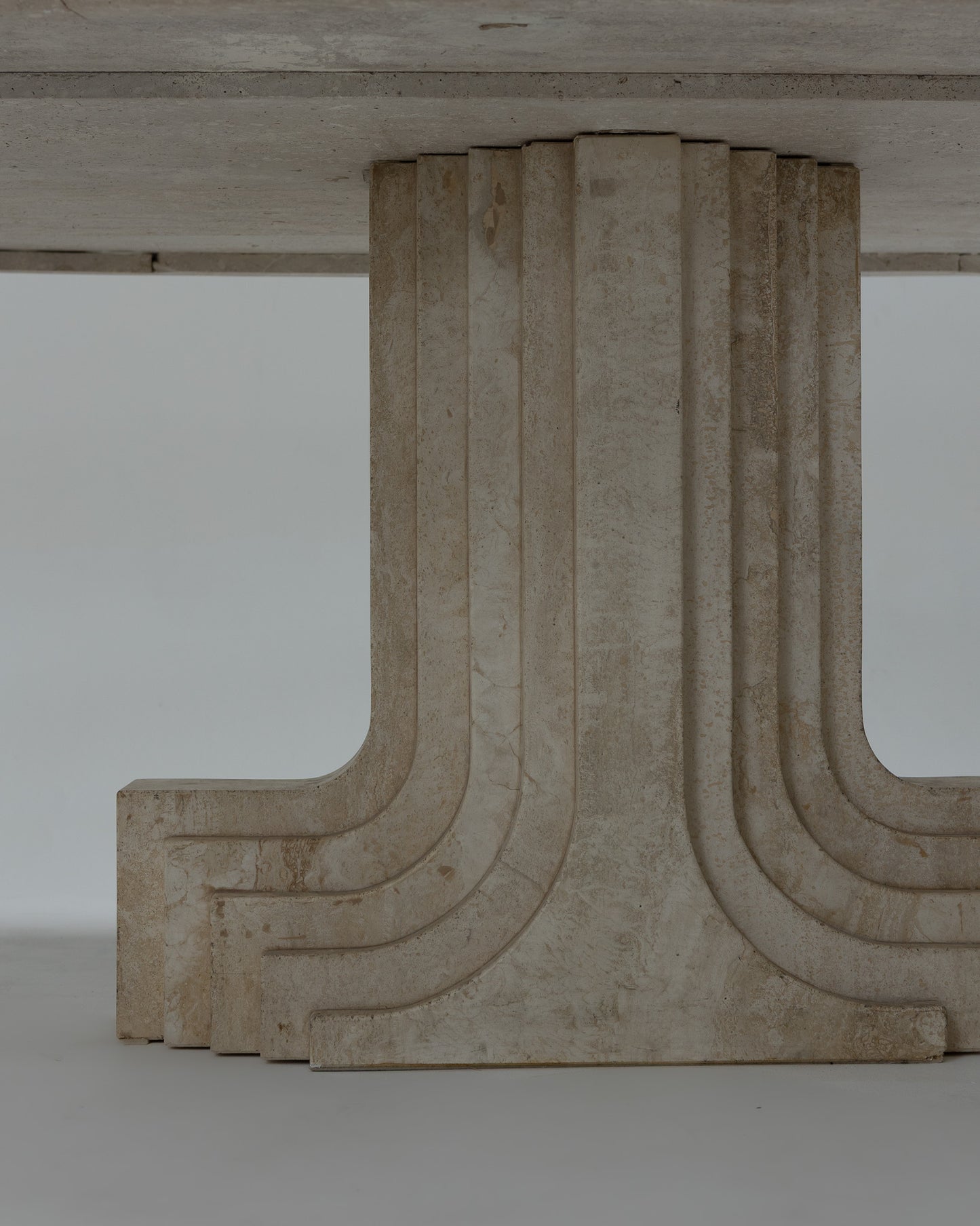 TABLE EN TRAVERTIN, CATTELAN ITALIA, 1980s