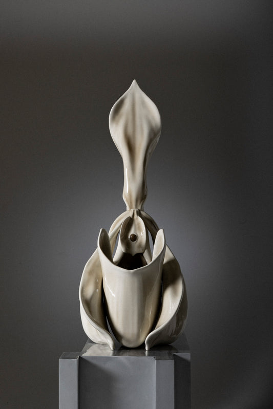 VASE SCULPTURE VILLOSUM