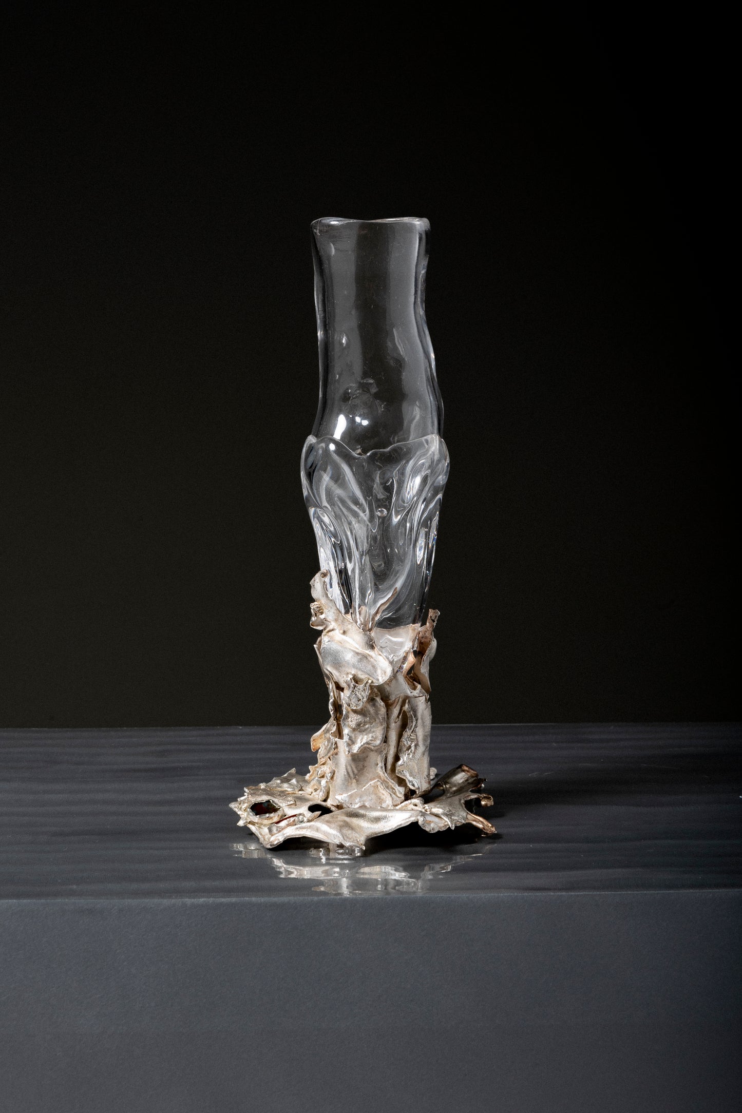 VERRE À PIED EN ARGENT ET PIERRES PRÉCIEUSES