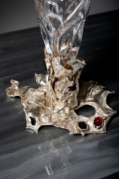 VERRE À PIED EN ARGENT ET PIERRES PRÉCIEUSES