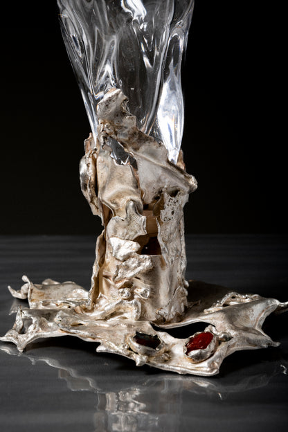 VERRE À PIED EN ARGENT ET PIERRES PRÉCIEUSES
