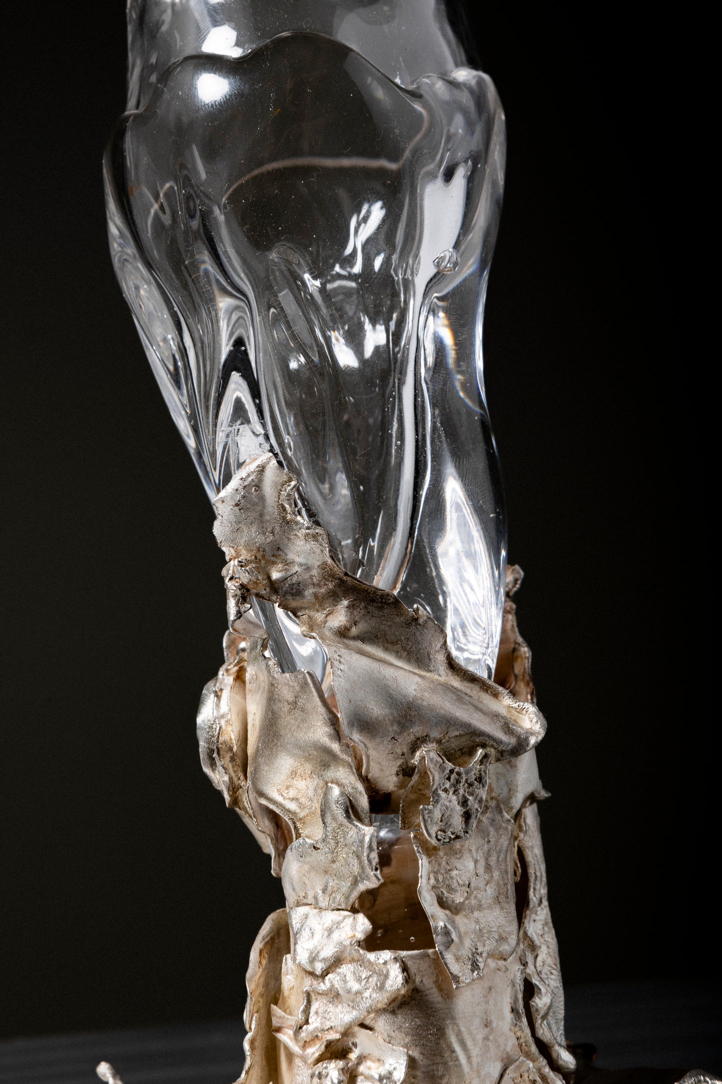 VERRE À PIED EN ARGENT ET PIERRES PRÉCIEUSES