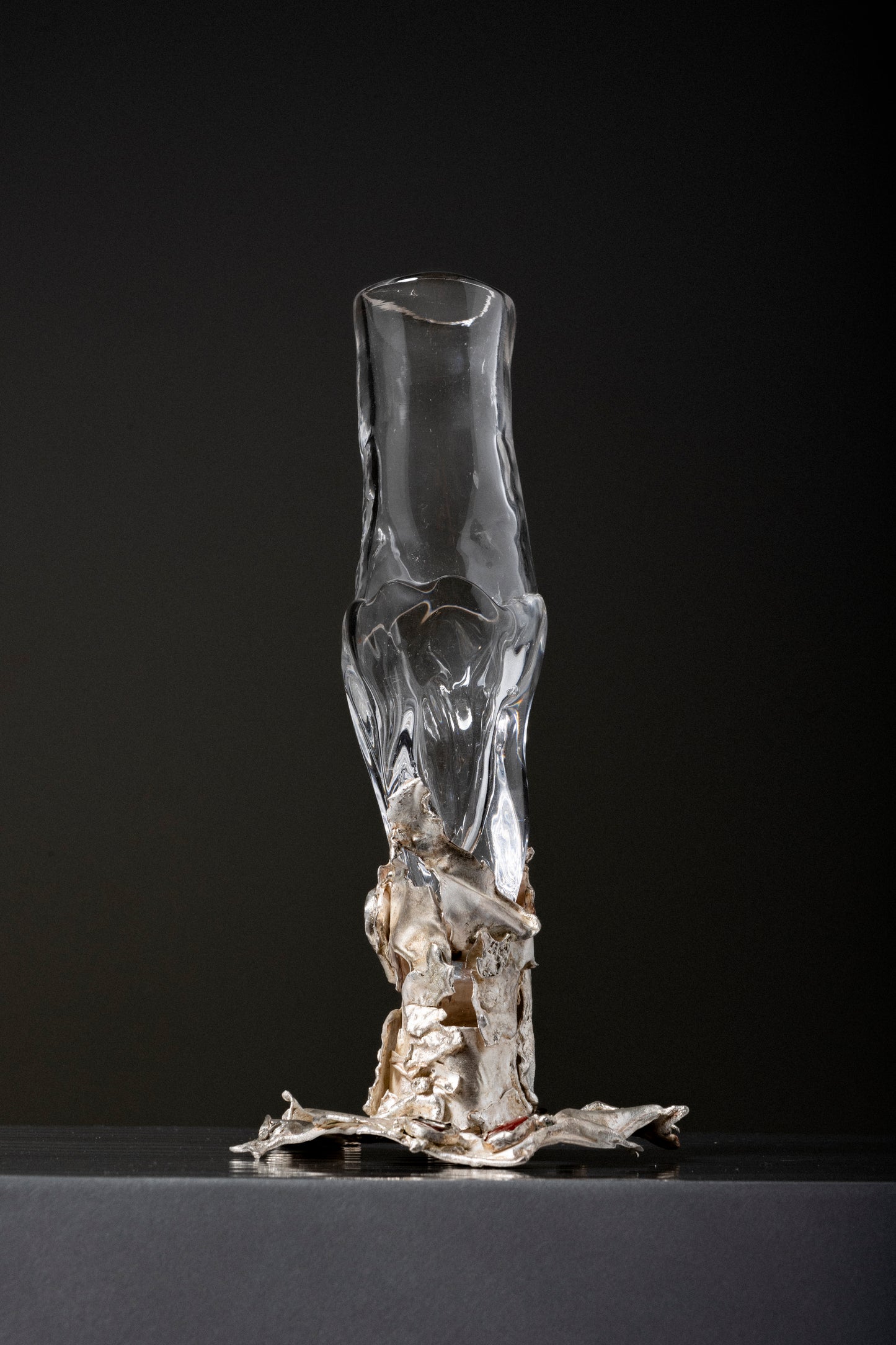 VERRE À PIED EN ARGENT ET PIERRES PRÉCIEUSES