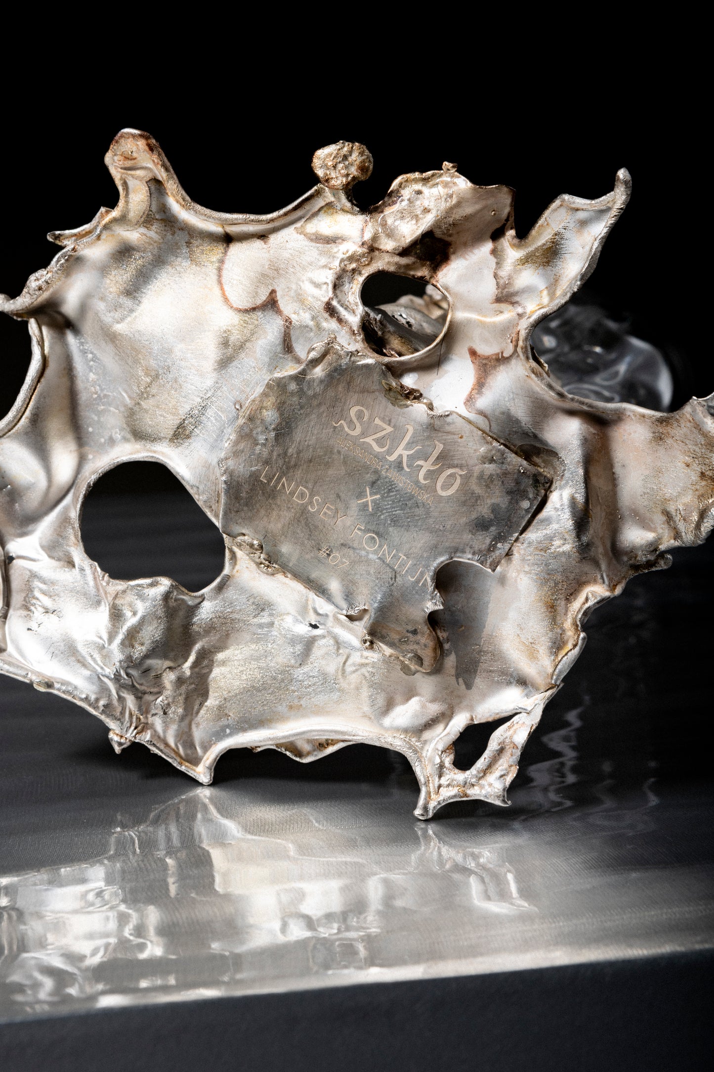 VERRE À PIED EN ARGENT ET PIERRES PRÉCIEUSES