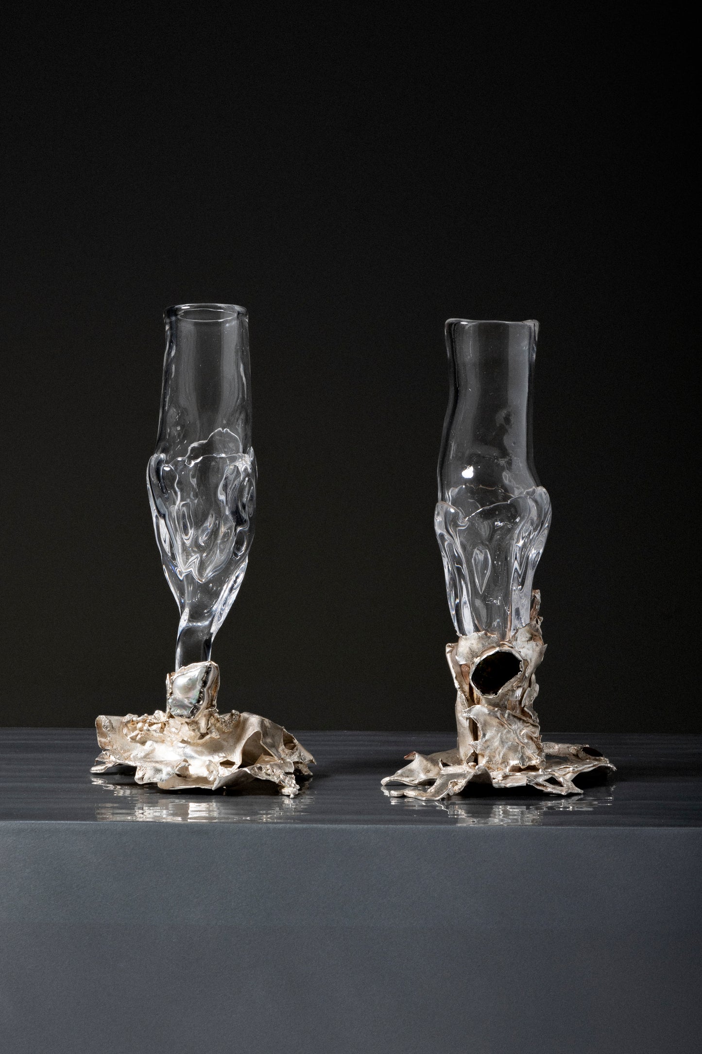 VERRE À PIED EN ARGENT ET PIERRES PRÉCIEUSES