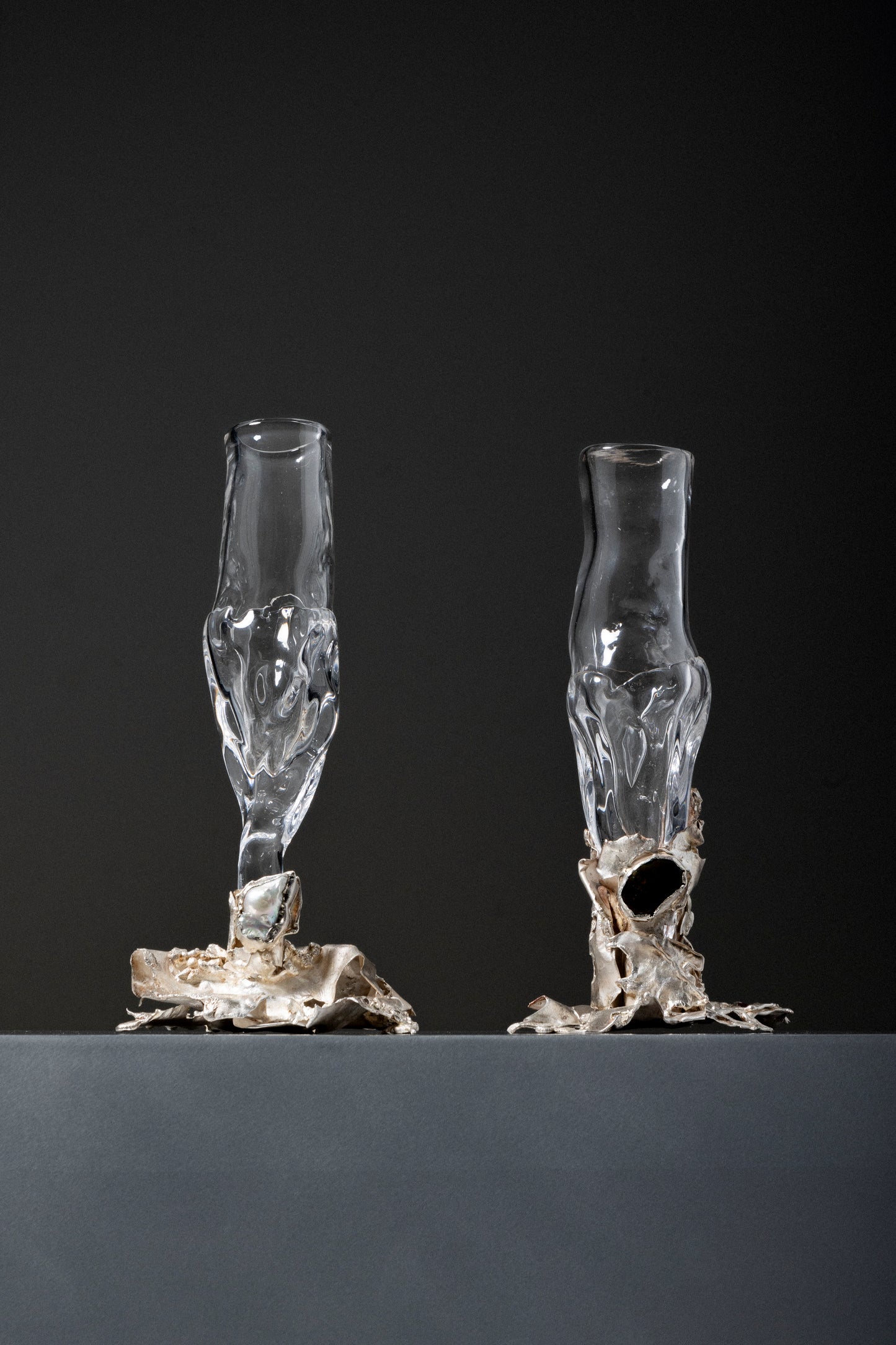 VERRE À PIED EN ARGENT ET PIERRES PRÉCIEUSES
