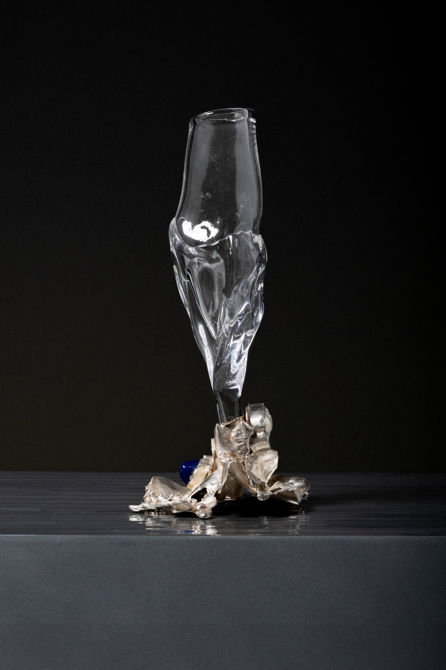 VERRE À PIED EN ARGENT ET PIERRES PRÉCIEUSES