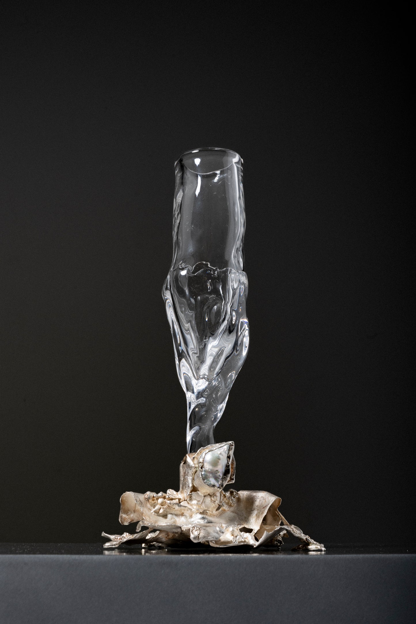 VERRE À PIED EN ARGENT ET PIERRES PRÉCIEUSES