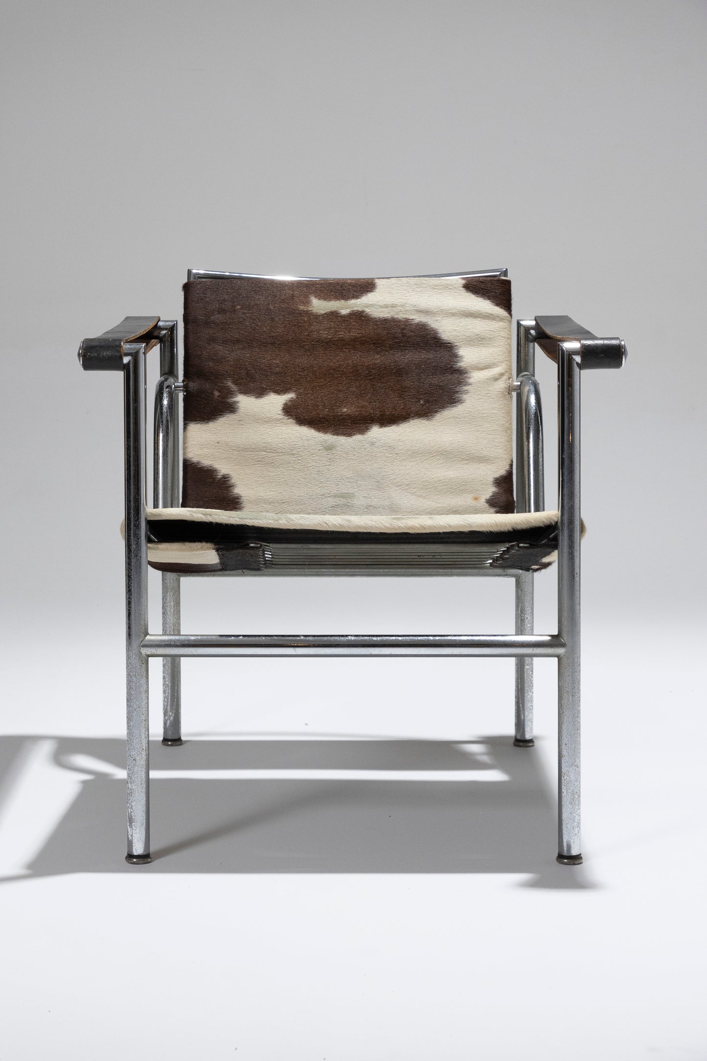 FAUTEUIL EN CUIR "LC1", LE CORBUSIER, CASSINA, 1930s