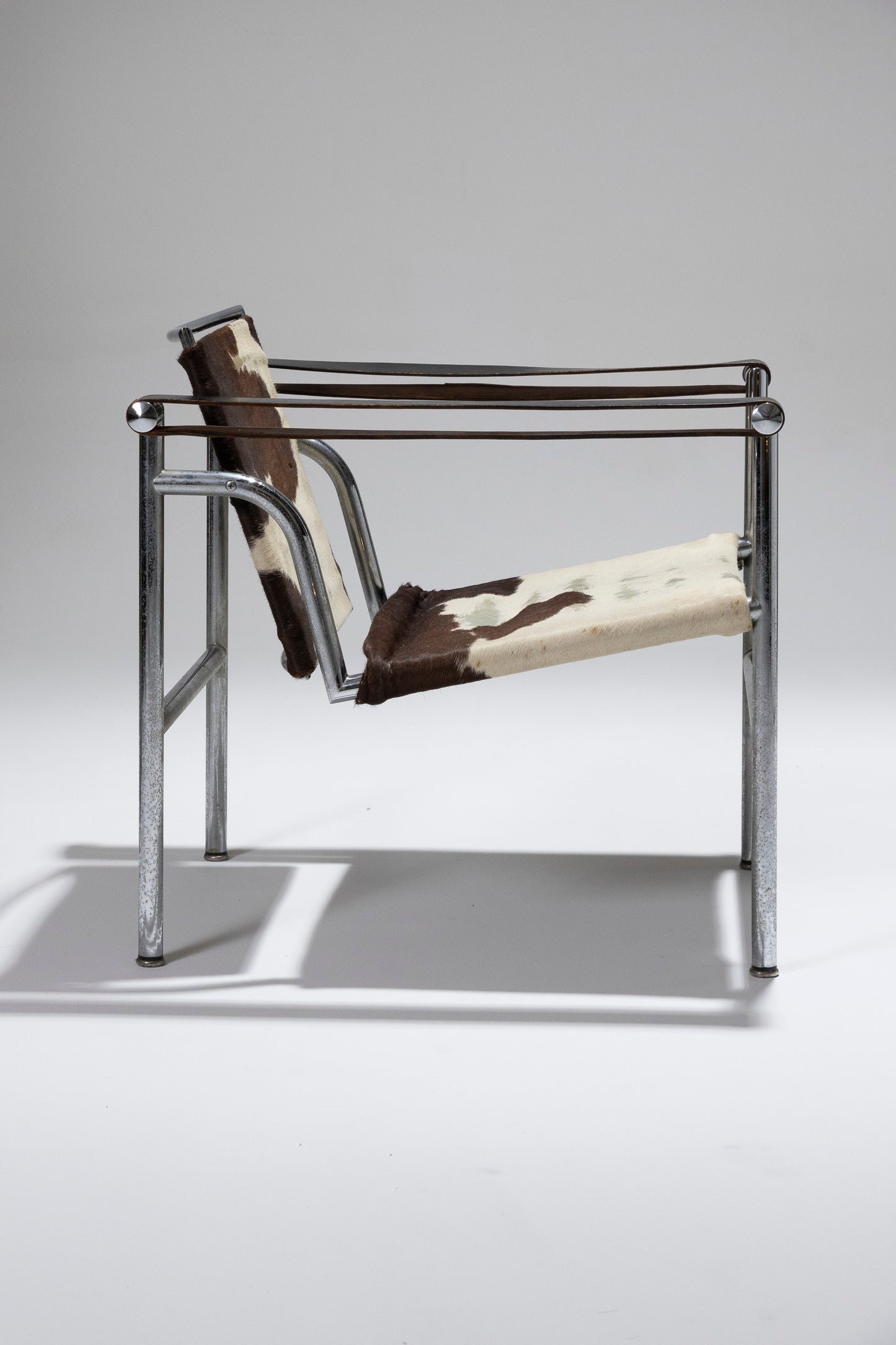 FAUTEUIL EN CUIR "LC1", LE CORBUSIER, CASSINA, 1930s