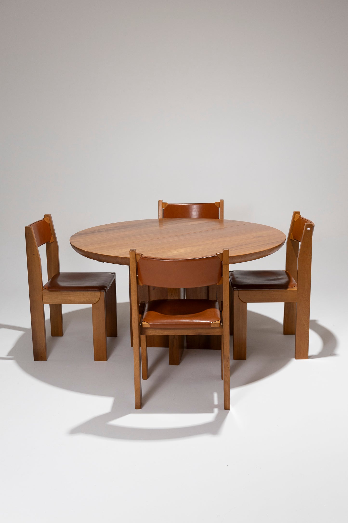 LUIGI GORGONI ROUND DINING TABLE, 1980s