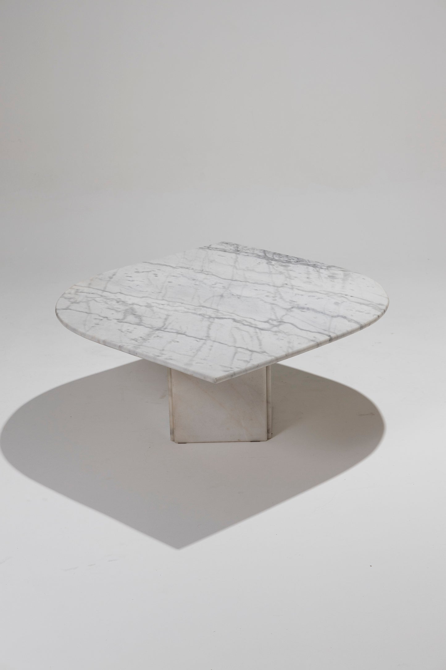 MARBLE EYE TABLE