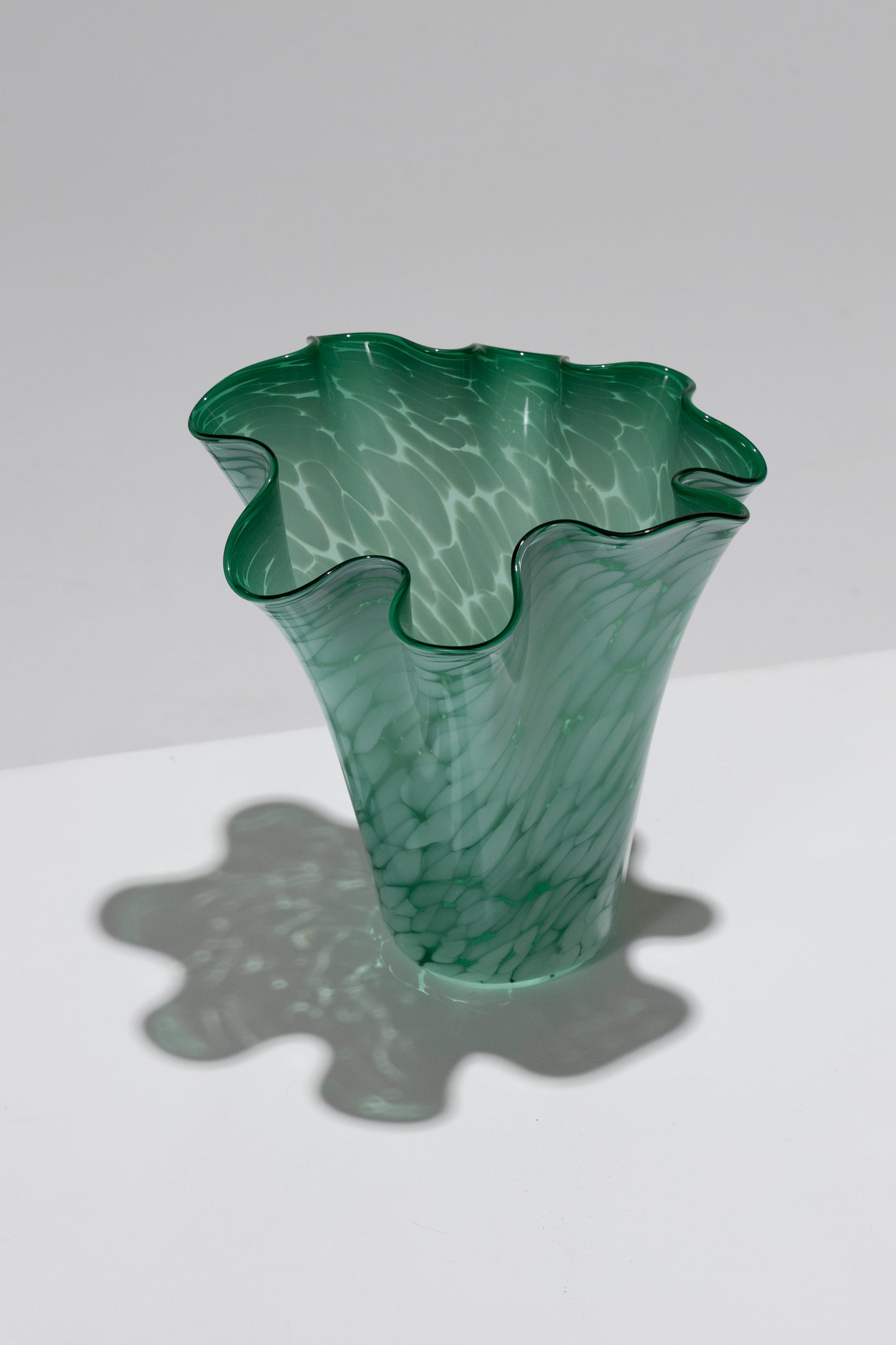 VASE MOUCHOIR EN VERRE