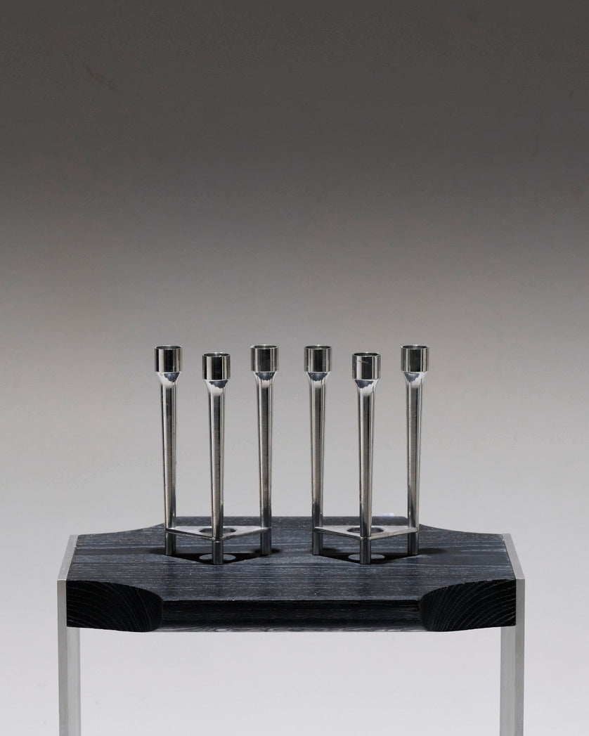 PAIRE DE BOUGEOIRS EN MÉTAL, 1970s