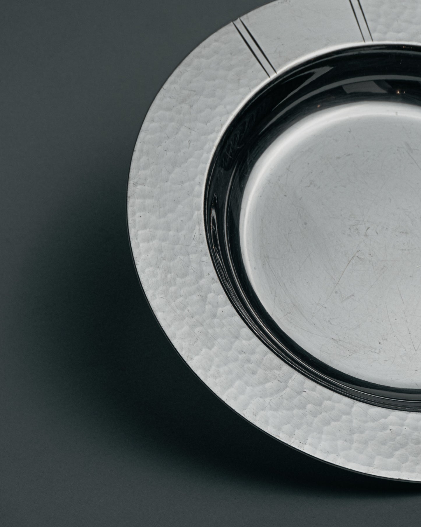 ASSIETTE À PÂTÉE EN MÉTAL ARGENTÉ POUR PETIT CHIEN / CHAT, CHRISTOFLE, 1960s