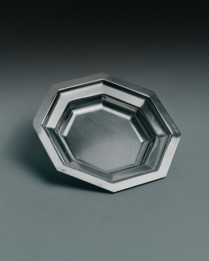 ASSIETTE À PÂTÉ EN MÉTAL ARGENTÉ, 1930s