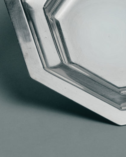 ASSIETTE À PÂTÉ EN MÉTAL ARGENTÉ, 1930s