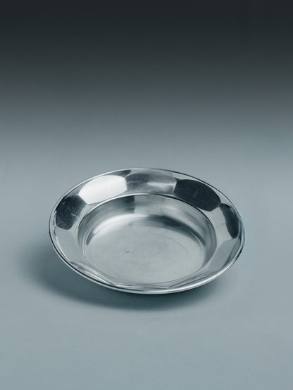 ASSIETTE À PÂTÉE EN MÉTAL ARGENTÉ POUR MOYEN CHIEN / CHAT, 1950s