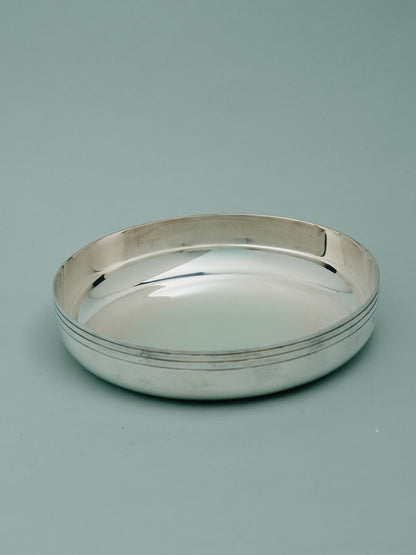 ASSIETTE A PATÉE POUR MOYEN CHIEN EN MÉTAL ARGENTÉ, 1960s