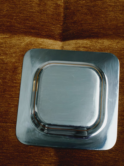 ASSIETTE À PÂTÉE EN MÉTAL ARGENTÉ POUR MOYEN CHIEN / CHAT, 1970s