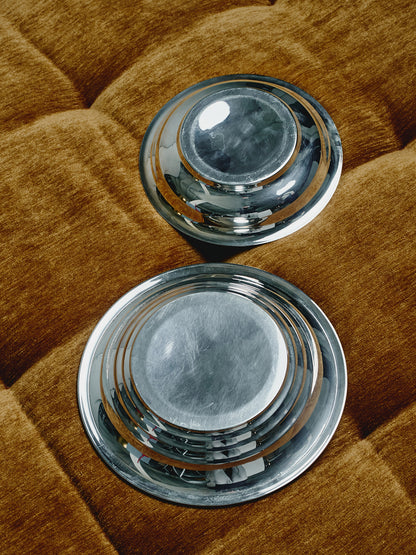 PAIRE DE COUPELLES À CROQUETTES EN MÉTAL ARGENTÉ GRAND ET MOYEN CHIEN, 1970s