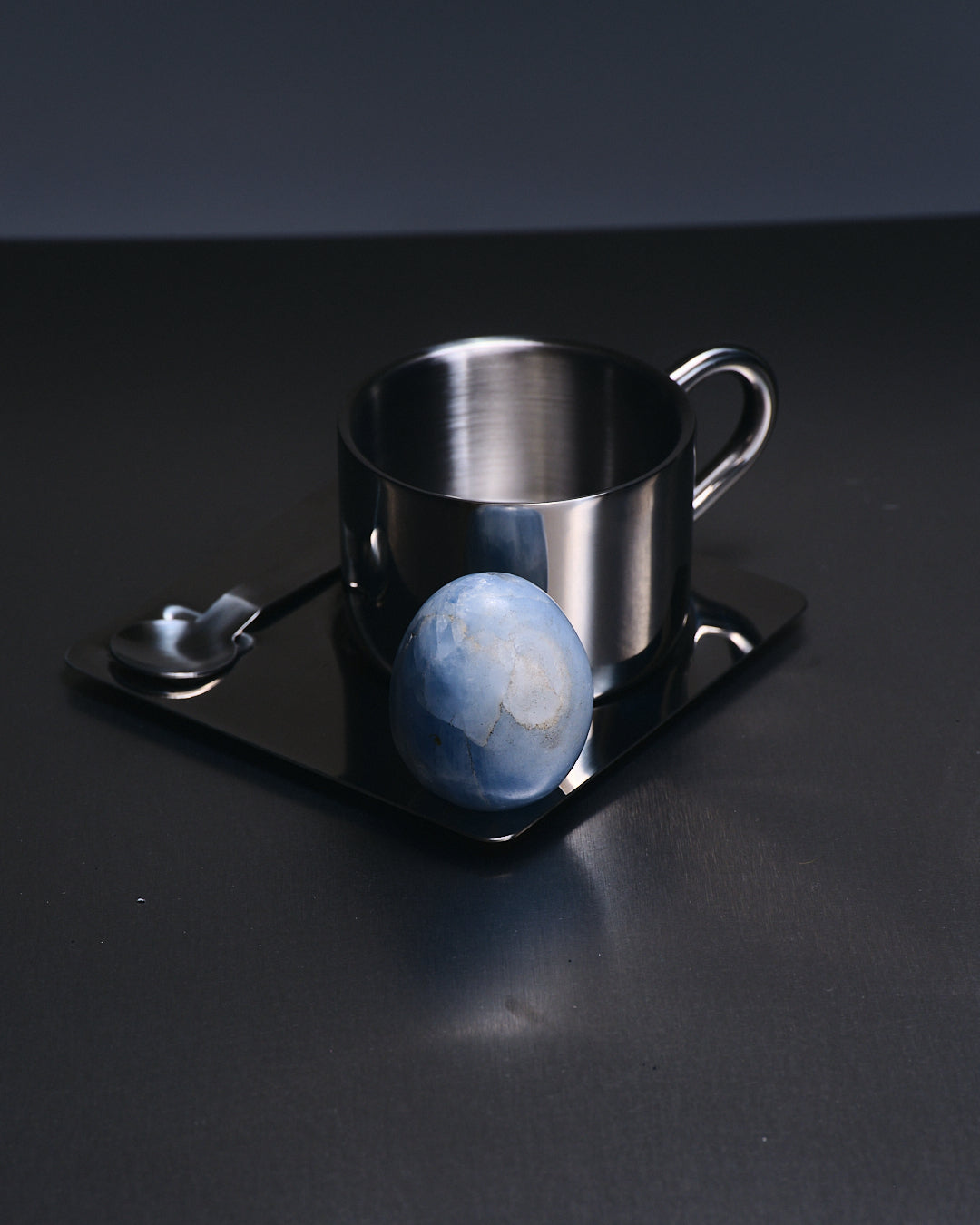 OEUF DÉCORATIF EN CALCITE