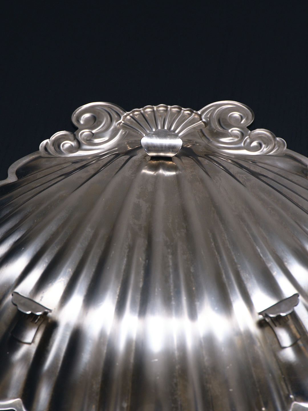 Large shell-shaped fruit bowl, 1970s 