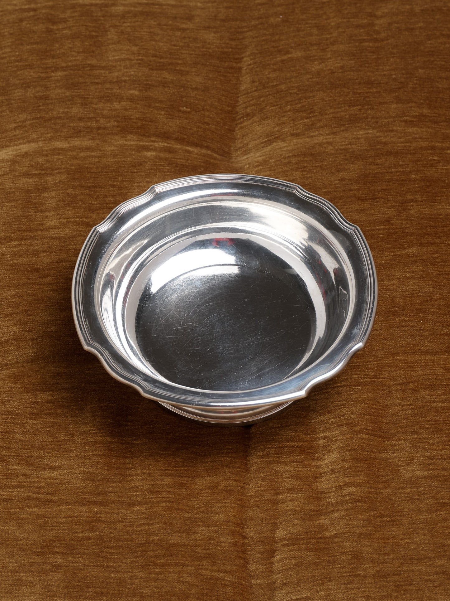 GAMELLE EN MÉTAL ARGENTÉ POUR GRAND CHIEN, 1950s