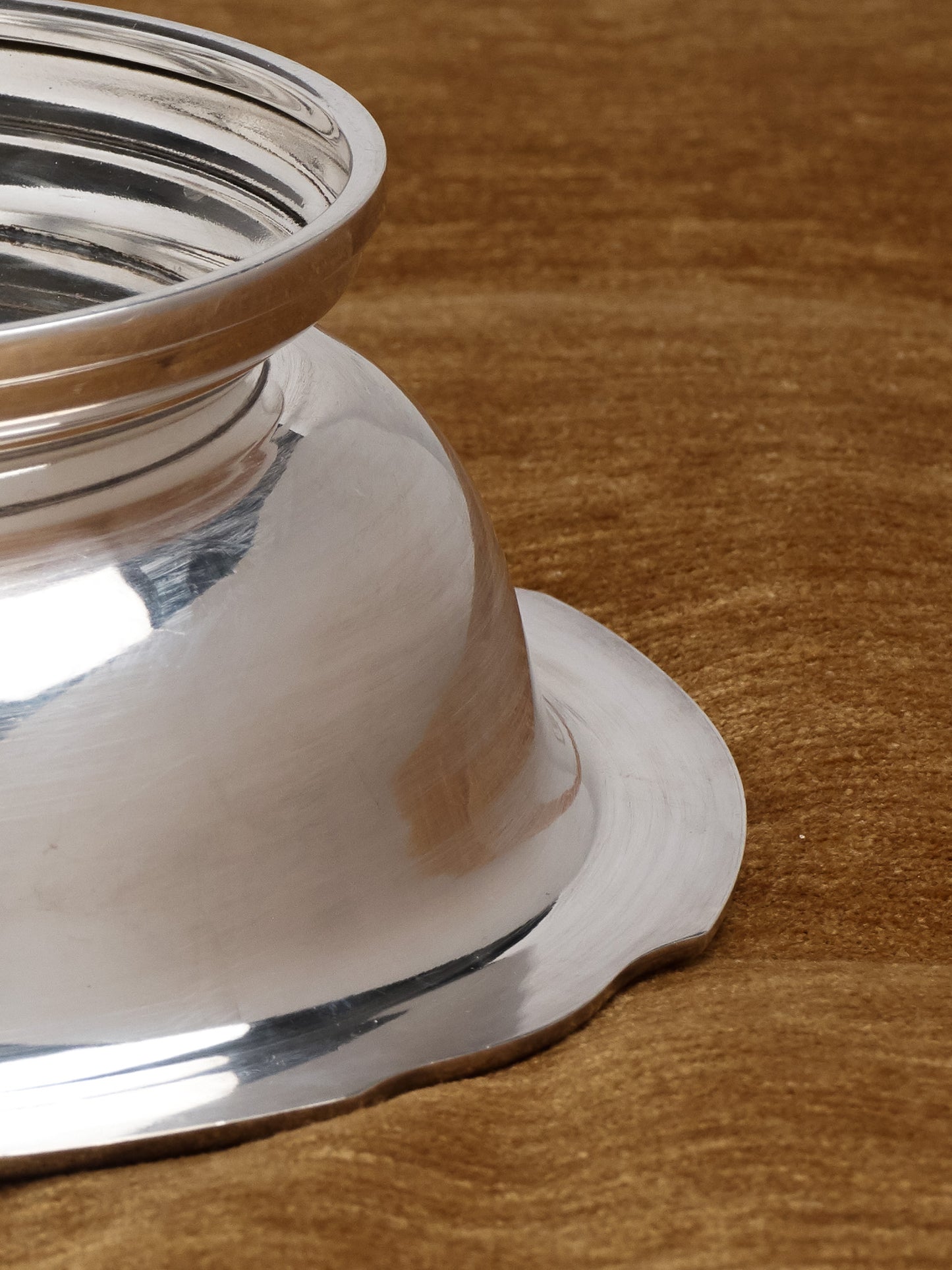 GAMELLE EN MÉTAL ARGENTÉ POUR GRAND CHIEN, 1950s