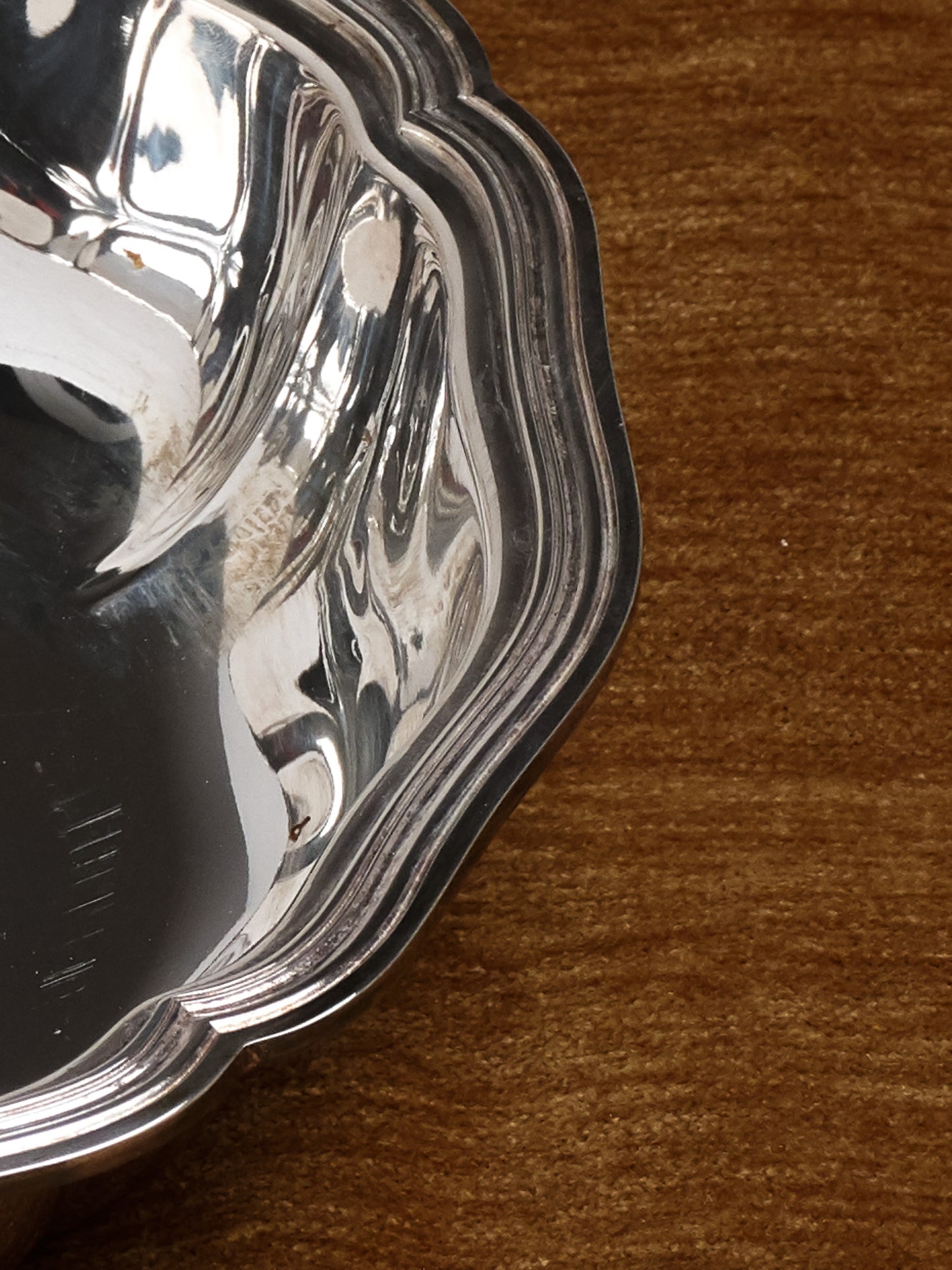 GAMELLE EN MÉTAL ARGENTÉ POUR GRAND CHIEN, 1950s