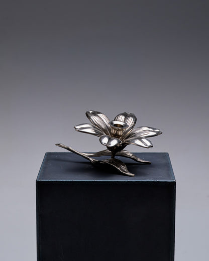 BOUGEOIR / CENDRIER FLORAL EN MÉTAL ARGENTÉ, 1970s