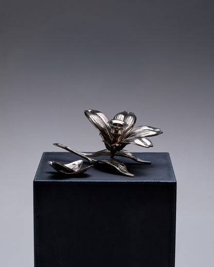 BOUGEOIR / CENDRIER FLORAL EN MÉTAL ARGENTÉ, 1970s