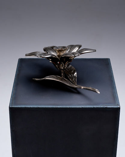 BOUGEOIR / CENDRIER FLORAL EN MÉTAL ARGENTÉ, 1970s