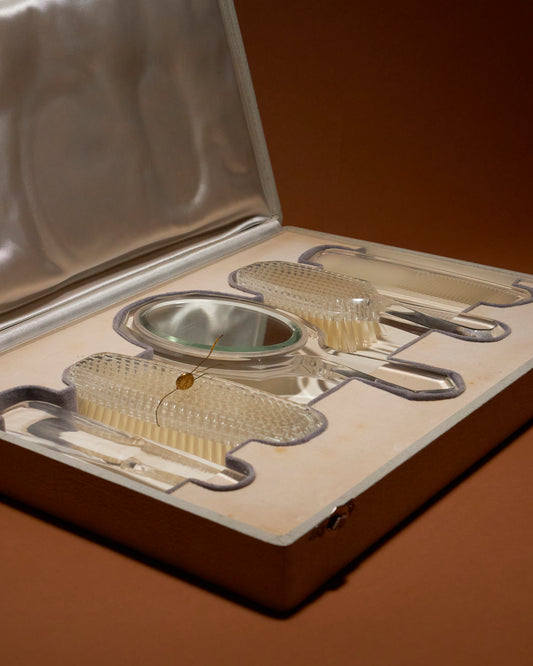 NÉCESSAIRE DE TOILETTE EN PLEXIGLASS, 1950s