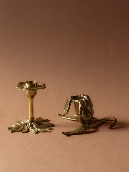 LOT 2 BOUGEOIRS EN LAITON, DÉCOR FLORAUX, 1960s