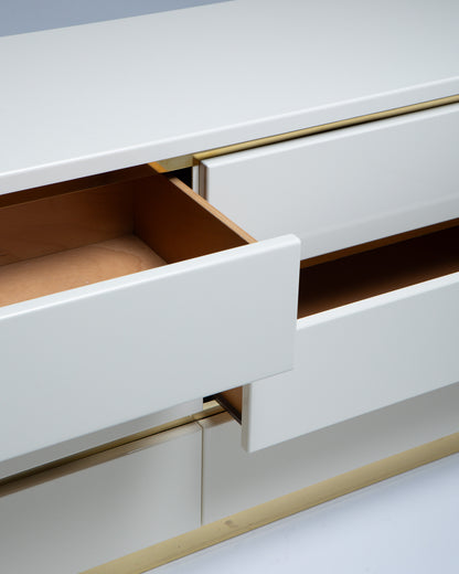 COMMODE EN LAQUE ET LAITON, ÉRIC MAVILLE, 1970s