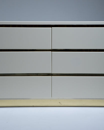 COMMODE EN LAQUE ET LAITON, ÉRIC MAVILLE, 1970s