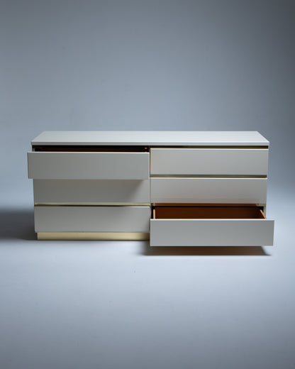 COMMODE EN LAQUE ET LAITON, ÉRIC MAVILLE, 1970s
