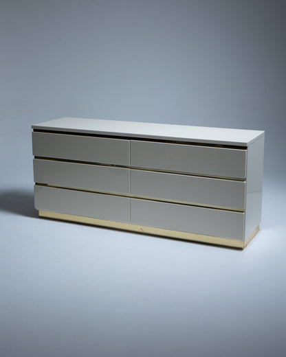 COMMODE EN LAQUE ET LAITON, ÉRIC MAVILLE, 1970s