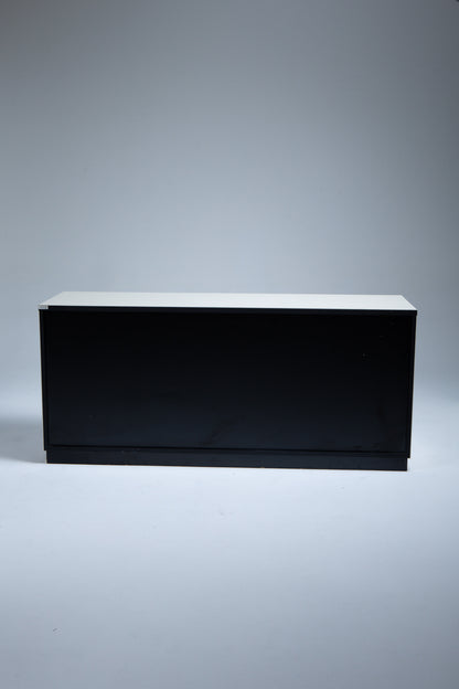 COMMODE EN LAQUE ET LAITON, ÉRIC MAVILLE, 1970s