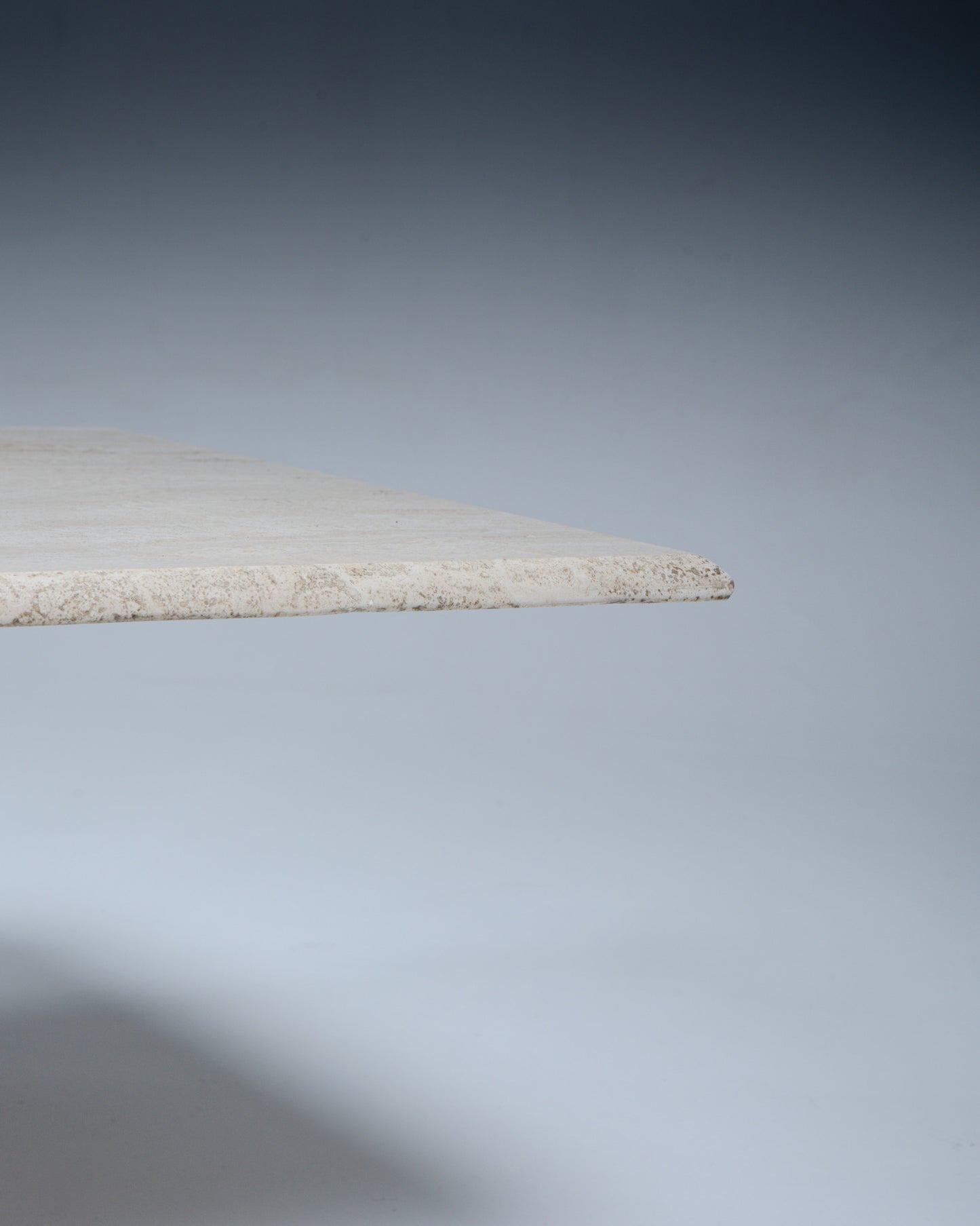 TABLE BASSE EN TRAVERTIN RECTANGULAIRE, 1980s