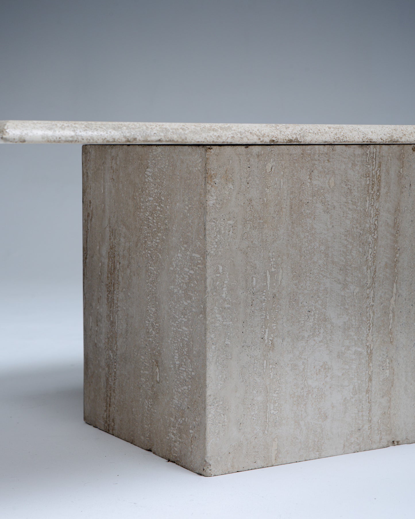 TABLE BASSE EN TRAVERTIN RECTANGULAIRE, 1980s