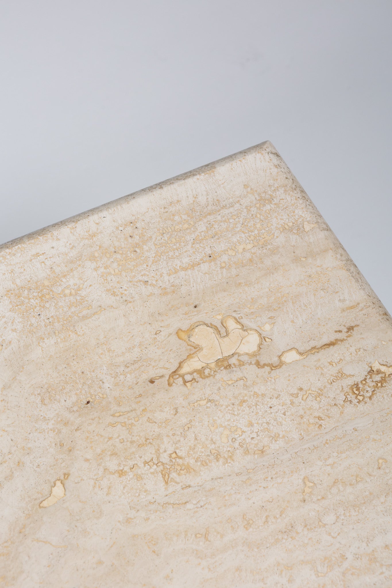 TABLE BASSE EN TRAVERTIN RECTANGULAIRE, 1980s