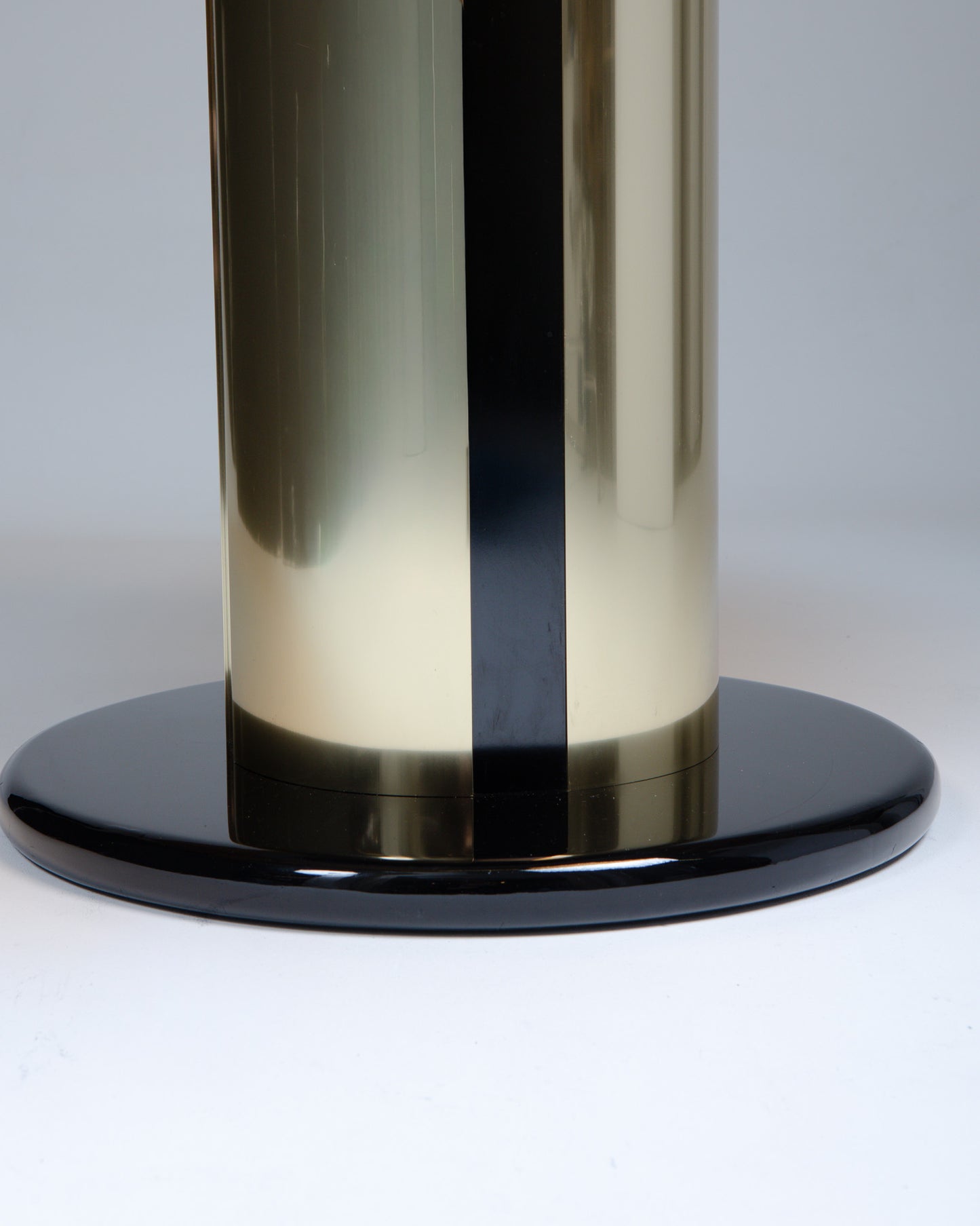 TABLE À MANGER EN LAITON ET VERRE, 1970s