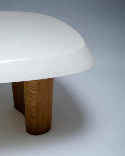 TABLE BASSE EN CHÊNE MASSIF, PIERRE AUGUSTIN ROSE